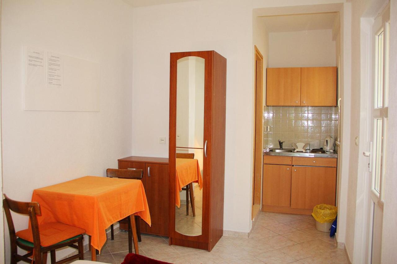 Fenix Studio Apartments 챠브타트 외부 사진